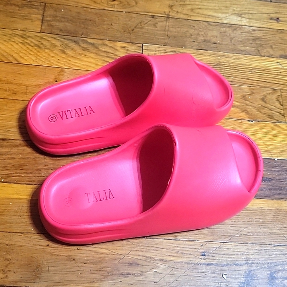 Vitality sandal 👡 color 😍 Red  size 8